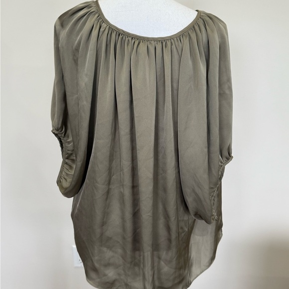 Elegant Olive Green Women's Top Size XL - Picture 3 of 7